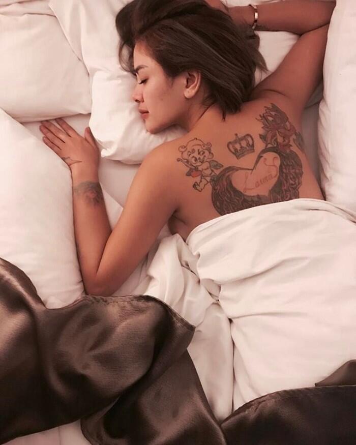 Nikita Mirzani Pamer Foto Tidur Tanpa Busana, Bagian Tubuh ini Dibiarkan Terekspose