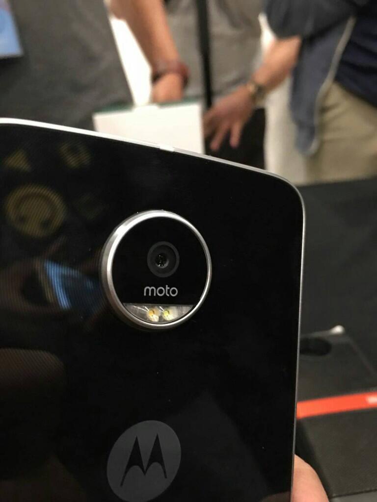 &#91;TC MOTO Z&#93; MOTO Z ujung tombak baru motorola .