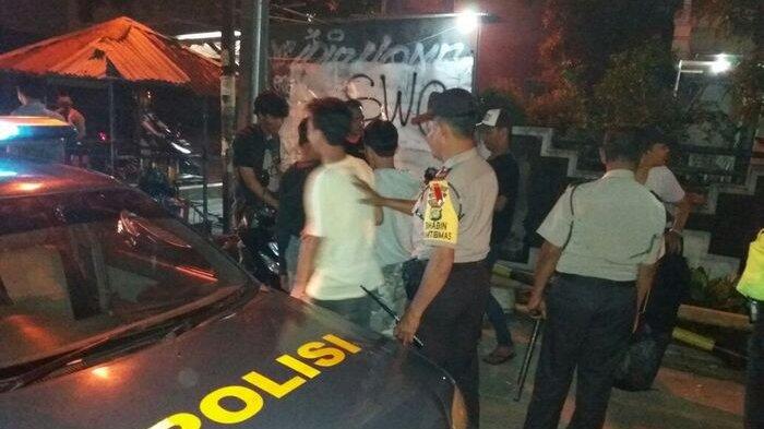 Seperti dalam Film Heroik, Tentara Ini Sendirian Gagalkan Tawuran di Gang Kubur
