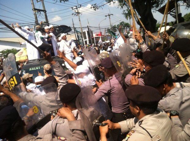 Bentrokan Demo Santa Clara Dipicu Provokasi