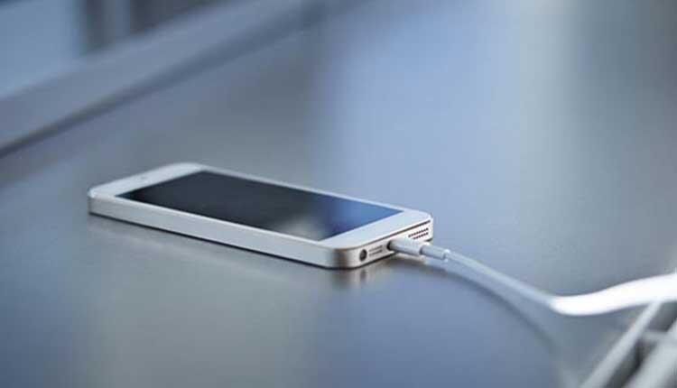 Tips Mempercepat Pengisian Baterai Smartphone