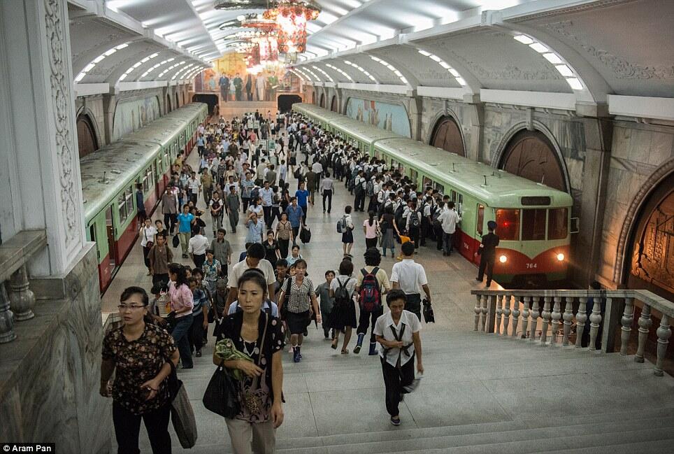 Wuihhh, Stasiun Subway Ini Letaknya 100 Meter Dibawah Permukaan Tanah!!!