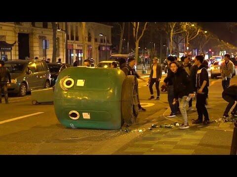 Masyarakat Tionghoa Bentrok dengan Polisi di Paris. Mobil Polisi Dibakar.