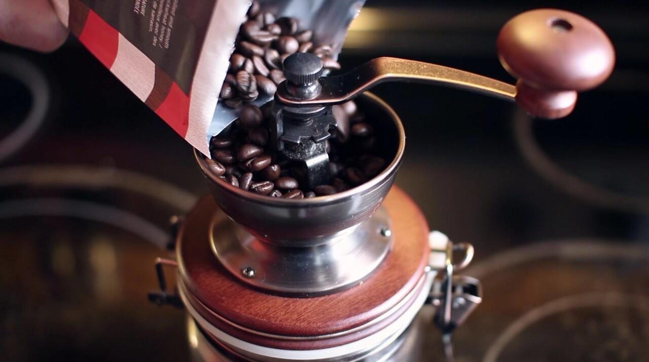 10 Handy Grinder Kopi Terbaik