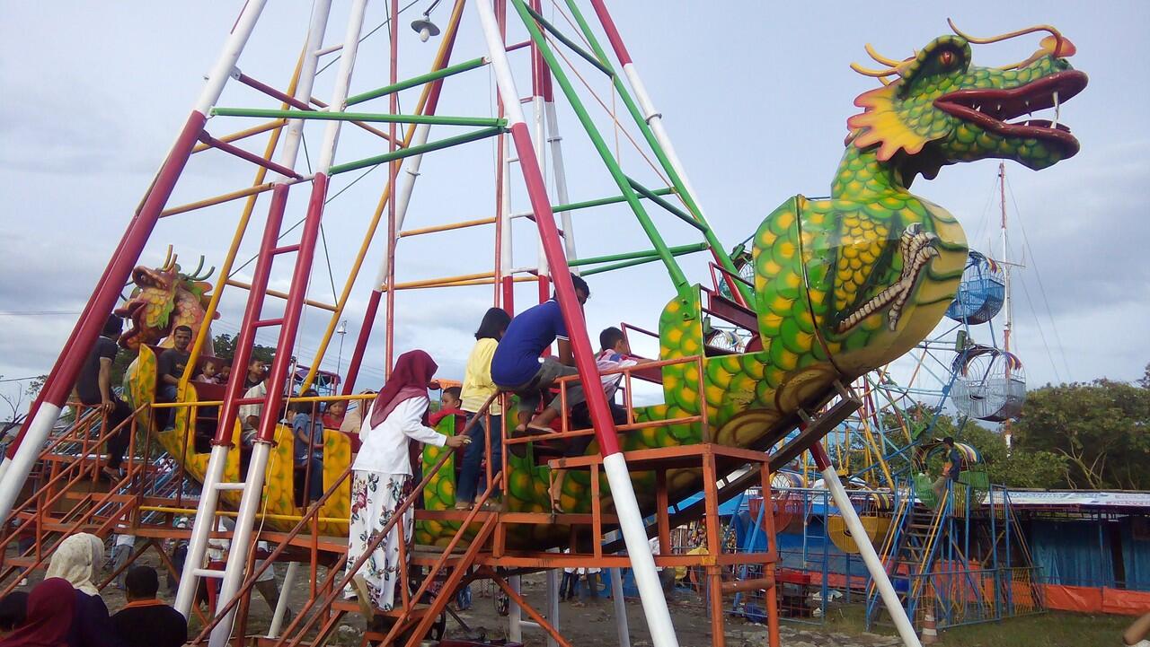 10 Wahana Khas Pasar Malam Yang Melegenda  KASKUS