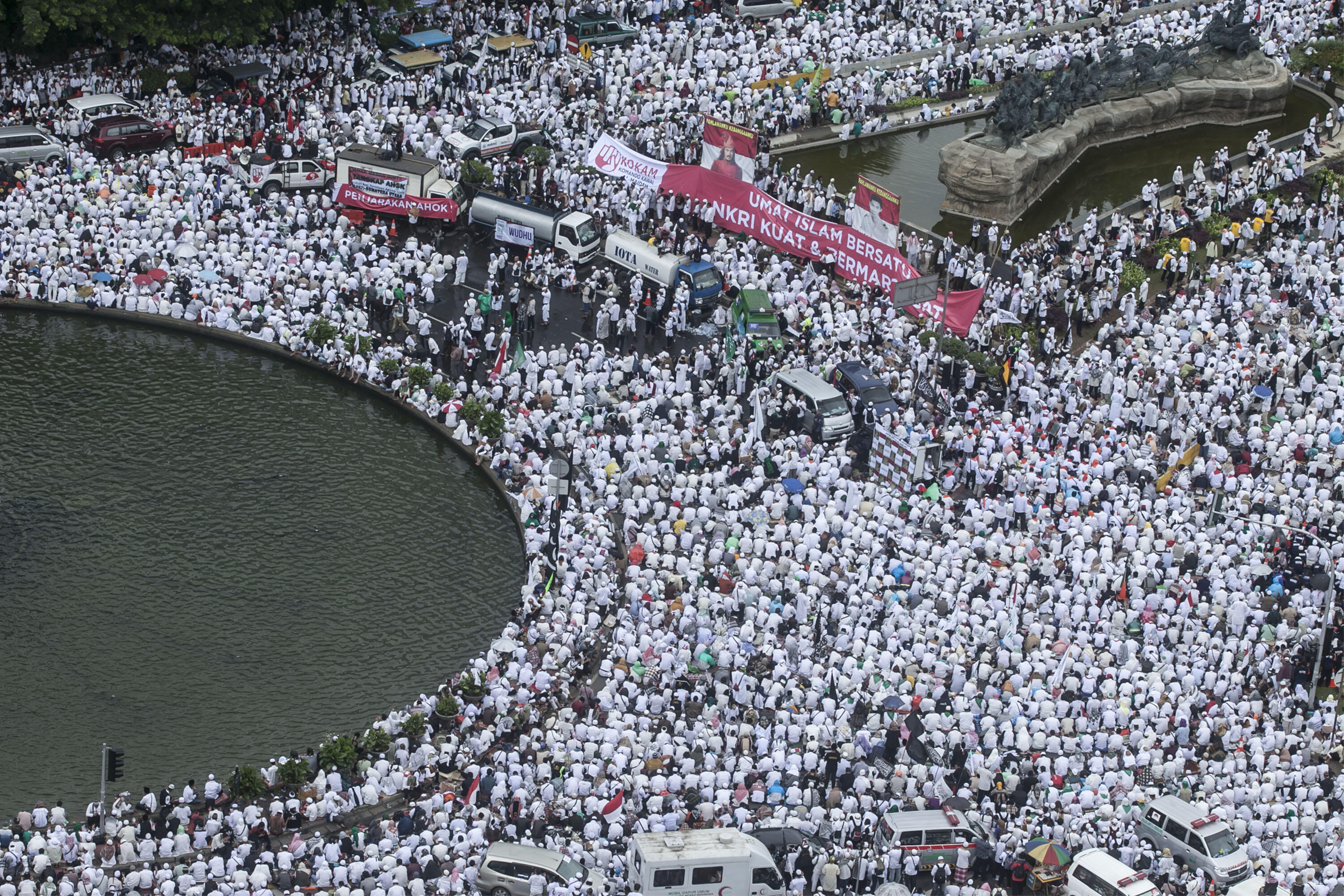 Kawasan Monas Disterilkan
