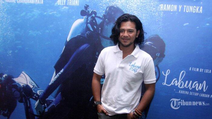 Ramon Y Tungka Tertawa Jika Ingat Sulitnya Ciuman di Bawah Laut | KASKUS