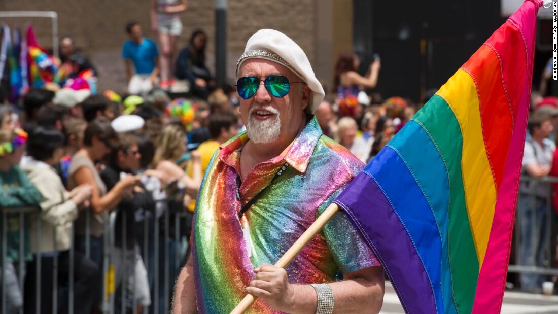 Perancang Bendera Pelangi LGBT Meninggal dalam Tidur  KASKUS