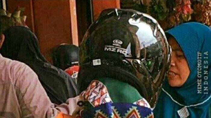 Foto Ibu-ibu Pakai Helm ke Pasar Curi Perhatian Netizen, Mereknya Bisa Bikin Copet