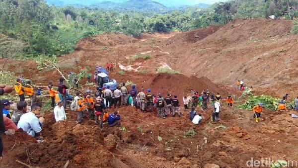 Foto-foto Penampakan Longsor Ponorogo