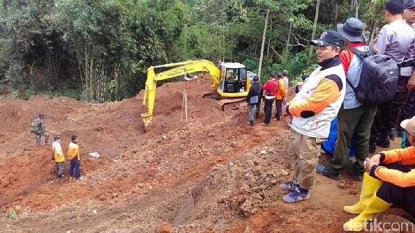 Foto-foto Penampakan Longsor Ponorogo