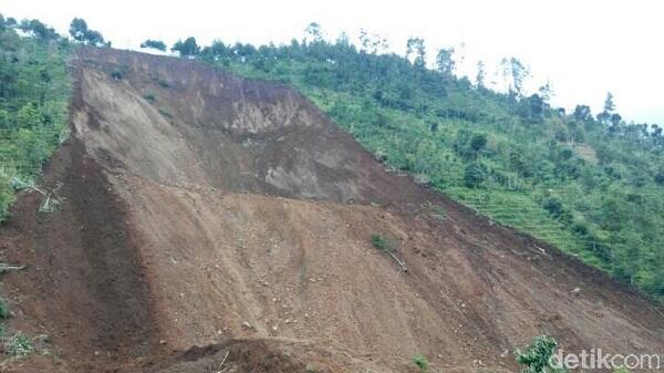 Foto-foto Penampakan Longsor Ponorogo