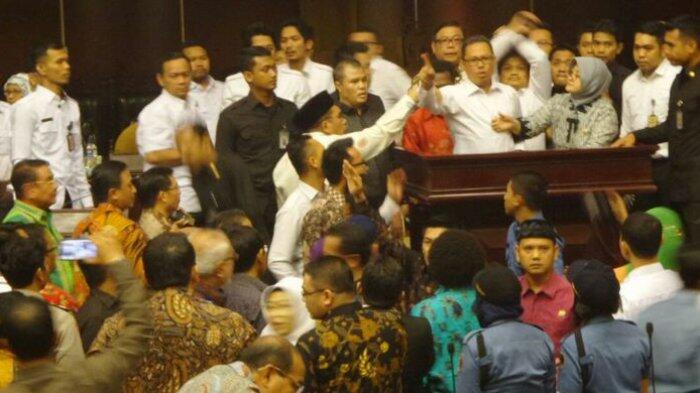 Dibanting dari Podium, Alasan Anggota DPD Laporkan Dua Rekannya ke Polisi