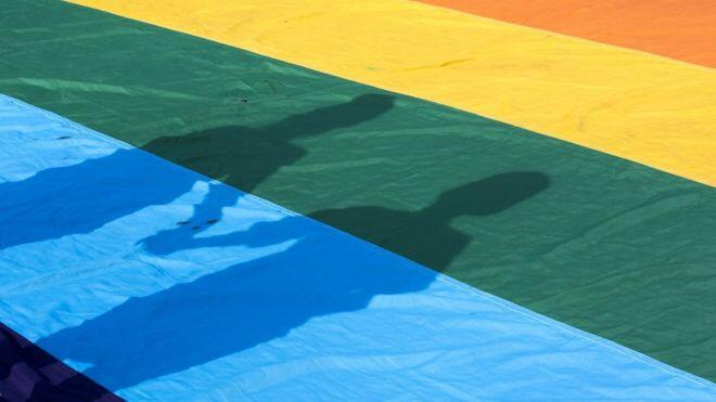 “Saya tak pernah bahagia”: Kisah Kaum LGBT Yang Dipaksa Menikah