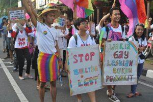 Indonesia Merugi Triliunan Rupiah Akibat Diskriminasi Terhadap LGBT