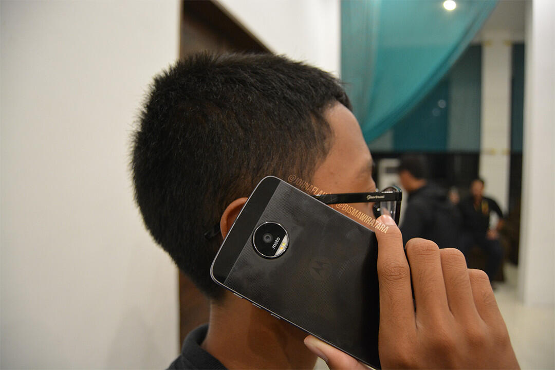 &#91;TC MOTO Z&#93; Moto Z dengan Hasselblad Camera Mod, Cocok Buat Puasin Hobi Foto-foto! 