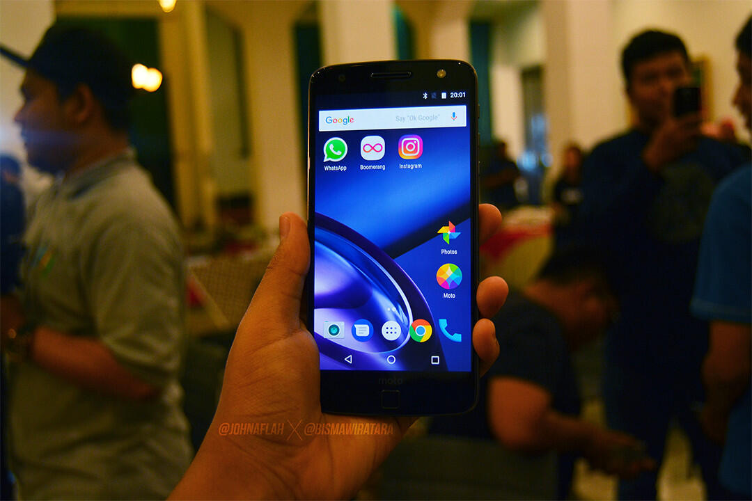 &#91;TC MOTO Z&#93; Moto Z dengan Hasselblad Camera Mod, Cocok Buat Puasin Hobi Foto-foto! 