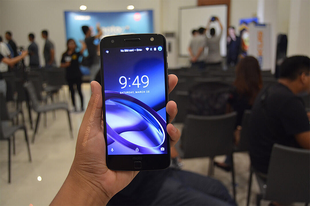 &#91;TC MOTO Z&#93; Moto Z dengan Hasselblad Camera Mod, Cocok Buat Puasin Hobi Foto-foto! 