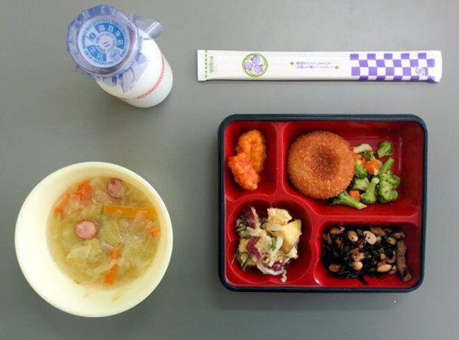 Bikin Lapar, Ini Dia Menu Makan Siang Lezat Siswa SD di Jepang!