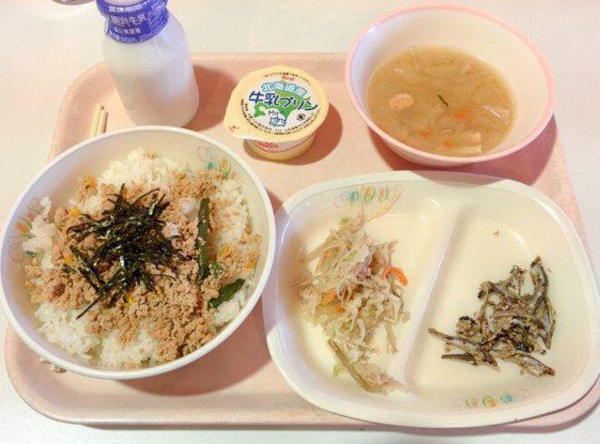 Bikin Lapar, Ini Dia Menu Makan Siang Lezat Siswa SD di Jepang!