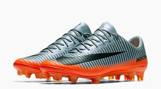 Nostalgia Ronaldo di MU Lewat Sepatu Baru