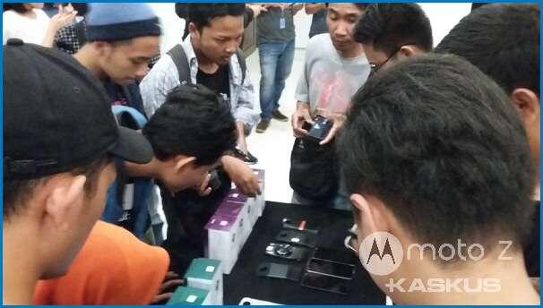 &#91;TC MOTO Z&#93; Kemudahan Beraktifitas Dengan Incipio OffGRID Power Pack Mod Moto Z