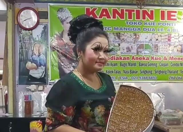 Mendadak Bikin Heboh Kuliner Khas Pontianak Karna Ulah Ibu Le Suan!
