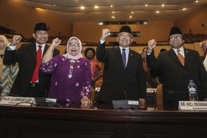 Rangkap jabatan Ketua DPD Oesman Sapta