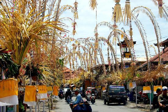 Perayaan Unik dan Menarik Hari Raya Galungan di Bali