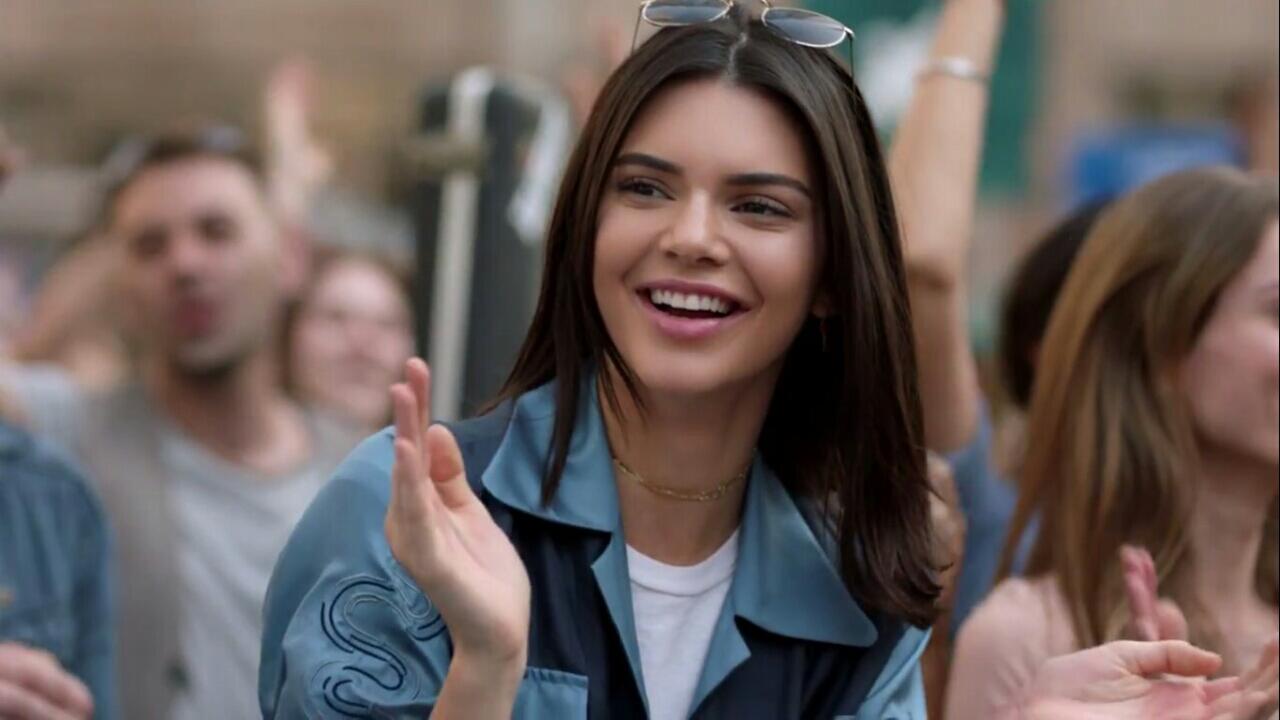 Iklan Pepsi Kendall Jenner Panen Kritikan, Ini Alasannya!