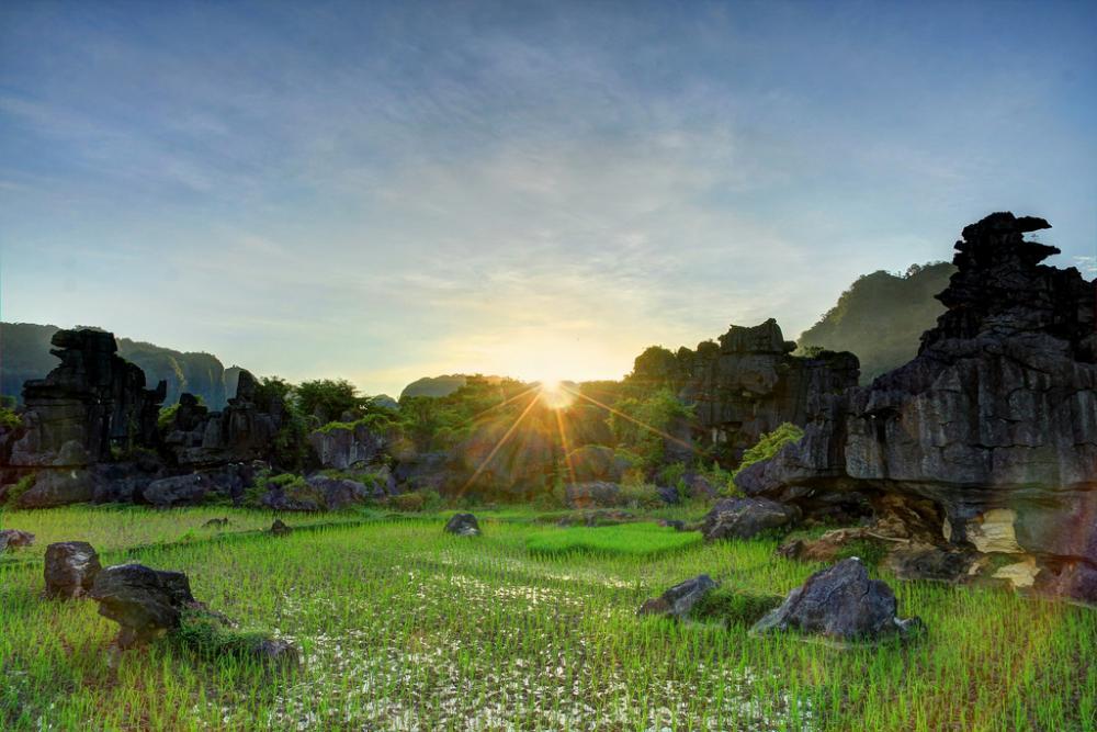 6 Lokasi Istimewa Untuk Menikmati Cahaya Senja Dari Bumi Sulawesi