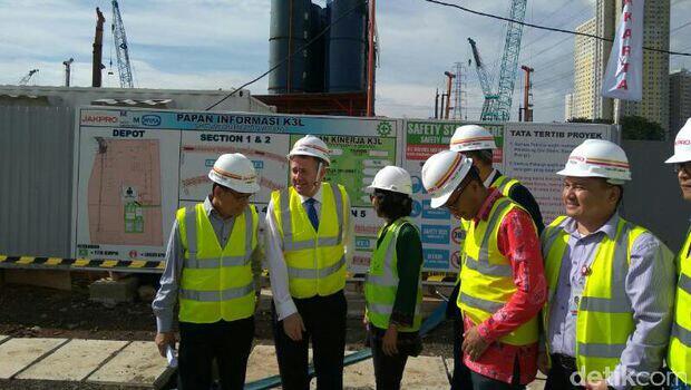 Ke Jakarta, Mendag Inggris Sambangi Proyek LRT dan Velodrome