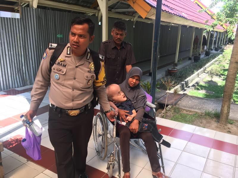 Bripka Ilham Menegosiasi Agar Anak Penderita Hidrosefalus Bisa Dirawat