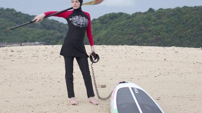Tubuh Lindsay Lohan Kini Tertutup Rapat Burkini