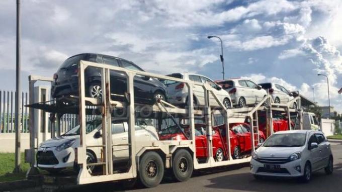 Perbandingan Tampang Toyota Agya Baru dengan yang Lama