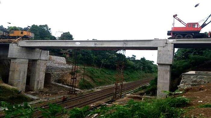Tembok Penahan Tanah Flyover Padasuka Longsor Terkikis Air