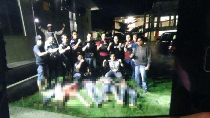 Fakta Sebenarnya di Balik Foto Polisi Bersama 5 Mayat Begal yang Jadi Viral