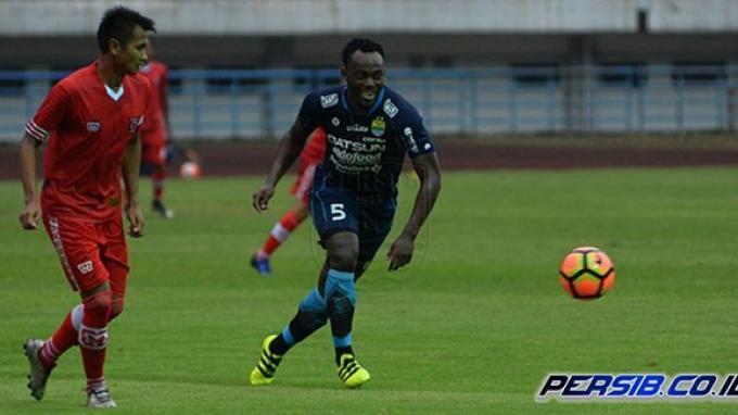 Penampilan Michael Essien dan Carlton Cole Tak Mengesankan Lawan Persika Karawang