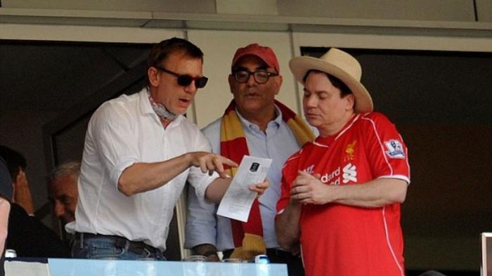 Liverpool Klub Favorit Bintang James Bond yang Kesel Gary Neville