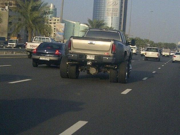 33 Hal yang Pasti Bikin Kamu Melongo Ini &quot;Cuma&quot; Pemandangan Sehari-hari di Dubai