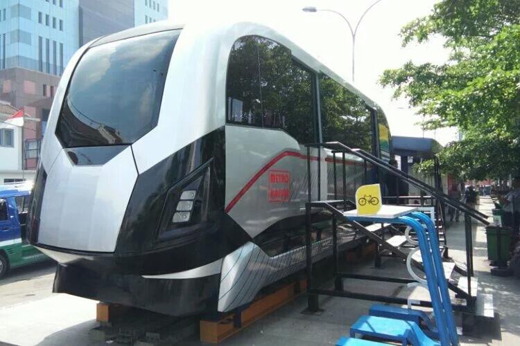 Ada LRT Bandung, Warga Jakarta Diharapkan Tak Lagi Bawa Mobil Pribadi