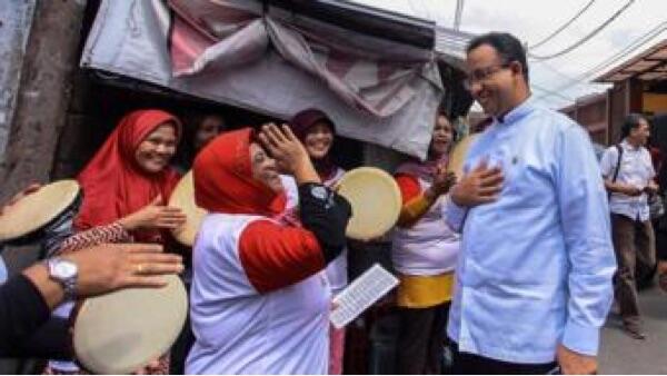 Anies-Sandi 'gunakan masjid' untuk kalahkan Ahok-Djarot?