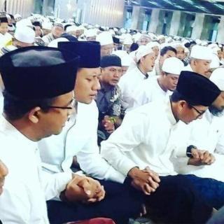 Anies-Sandi 'gunakan masjid' untuk kalahkan Ahok-Djarot?
