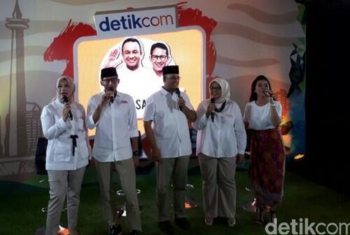 Asyiknya Anies-Sandi Bernyanyi: Kirimkan Gubernur yang Baik Hati