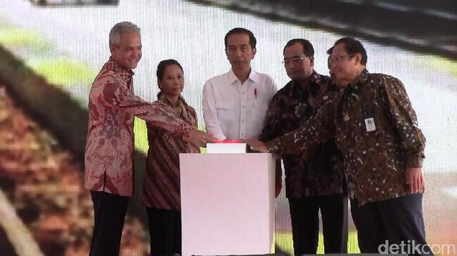 Resmikan Proyek Kereta Bandara Adi Soemarmo, Jokowi: 2018 Harus Selesai