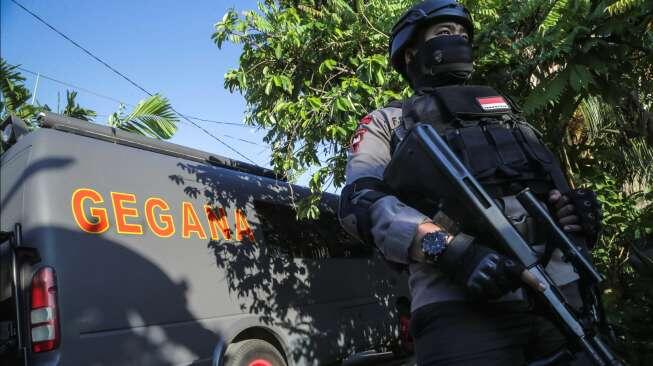 Ada Seragam FPI dan Foto Habib Rizieq di Rumah Terduga Teroris