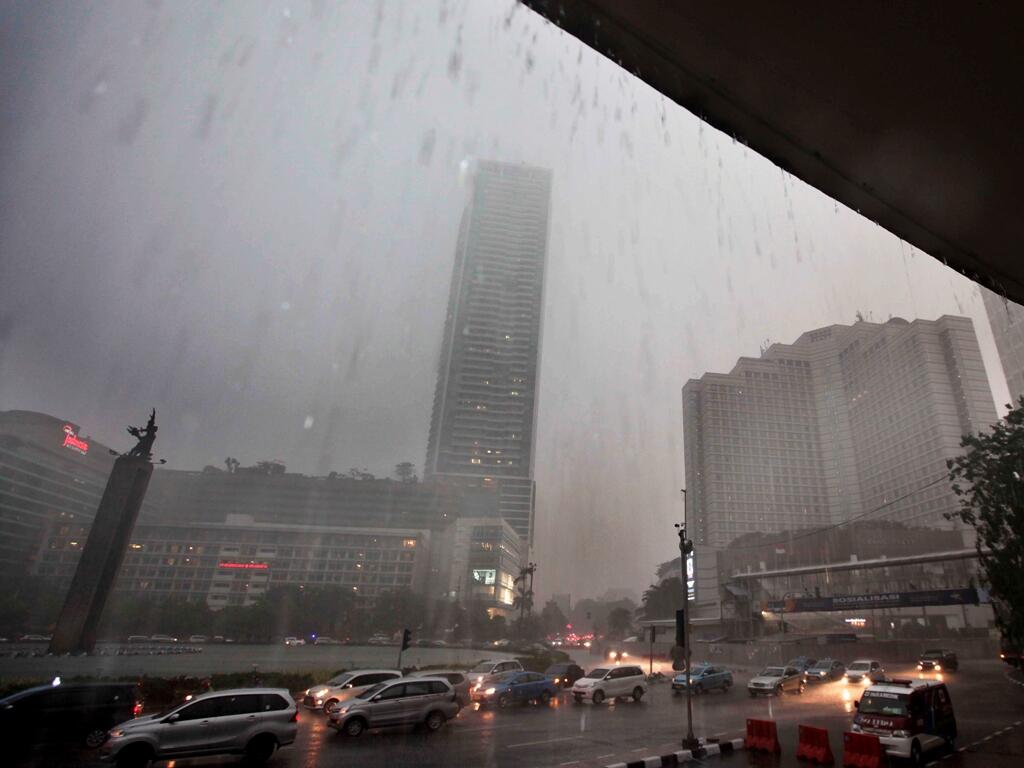 Jabodetabek Bakal Diguyur Hujan Disertai Petir