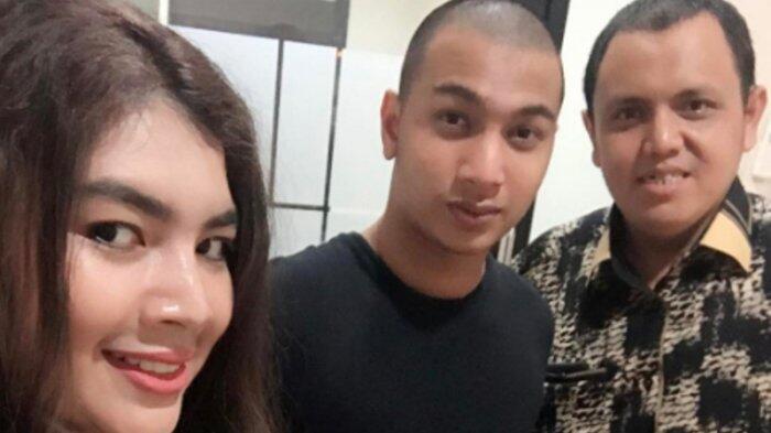 Cerita Kakak&amp;Mantan Hacker Ribuan Situs,Tak Kuat Pesantren Hingga Jadi Kekasih.......