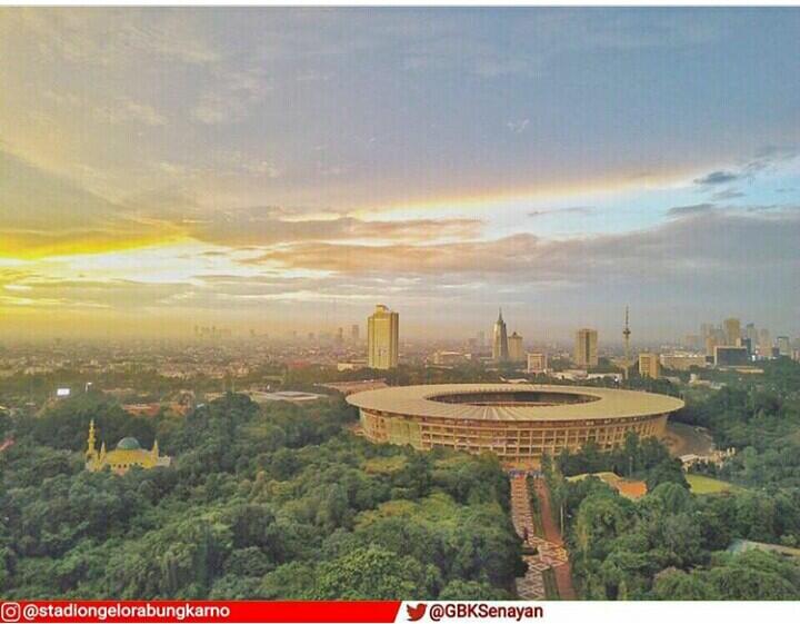 Ini nih Penampakan Stadion Gelora Bung Karno yang lagi Direnovasi.