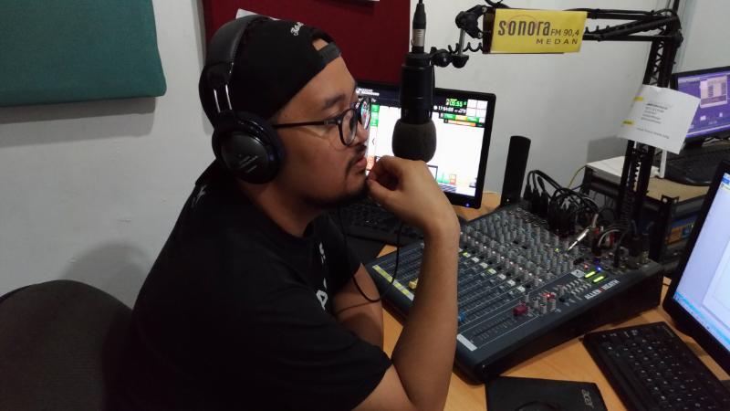 **Talk Show Bersama Radio Sonora Medan **
